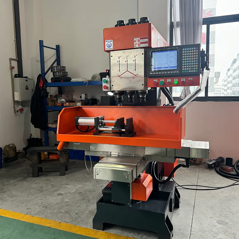 Pystysuora CNC-kolmiakselinen